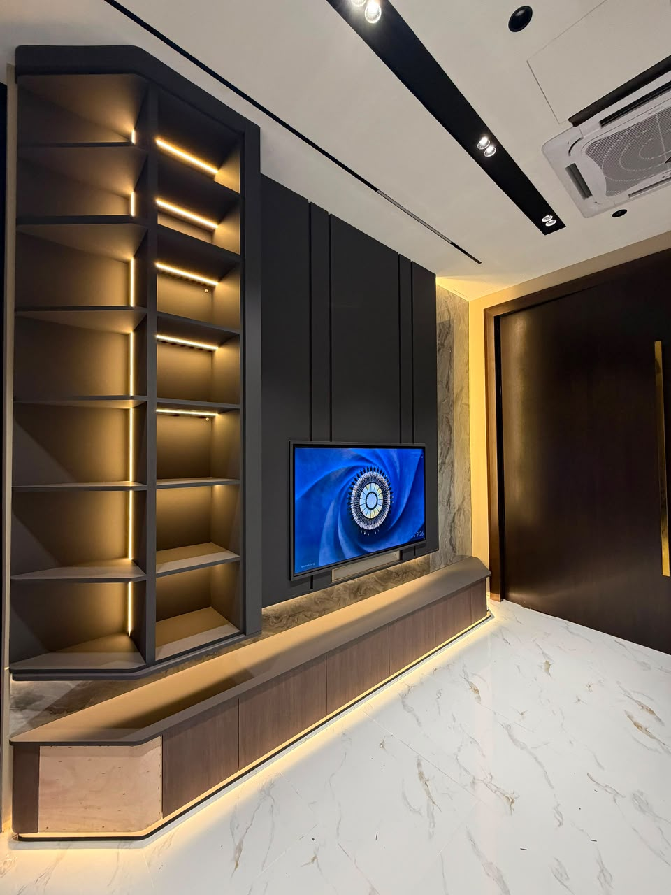Feature Wall TV Gelap