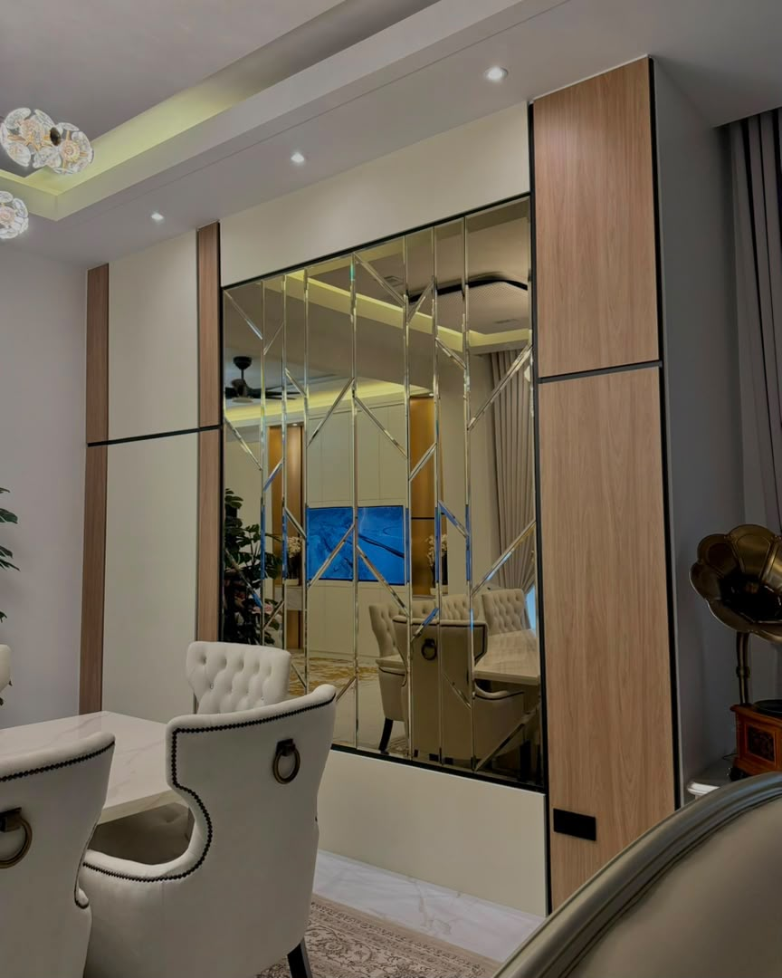 Wall Panel Dengan Bevel Mirror